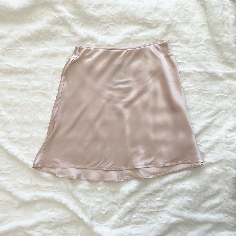 ❗️LAST CALL❗️H&M Satin Mini Skirt